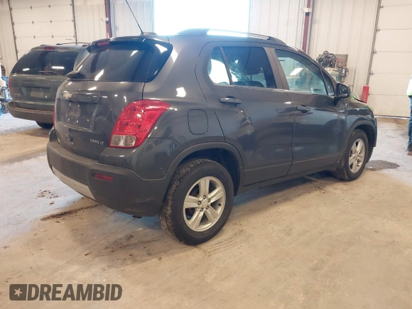2016 Chevrolet Trax LT z VIN 3GNCJLSB8GL260323, wystawiony jako IAAI lot #42225908 z przebiegiem 134 265 mil mil oraz . Historia ofert i sprzedaży dostępna na DreamBid. Obrazek 4.