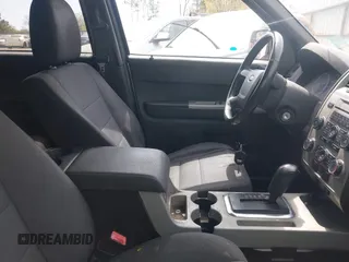 2011 Ford Escape XLT with VIN 1FMCU9D72BKB26103, listed as a IAAI auction lot 41927641 with 205,543 mi miles. Bid and sale history available at carsss.com. Image 5.