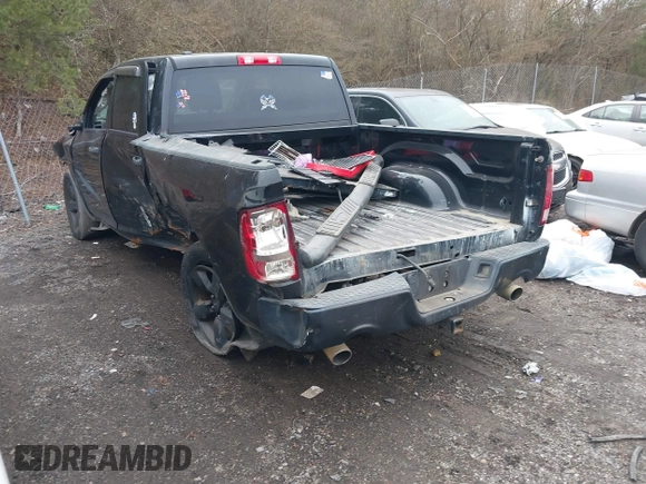 2017 Ram 1500 Express z VIN 1C6RR6KT8HS683418, wystawiony jako IAAI lot #41488810 z przebiegiem 137 659 mil mil oraz . Historia ofert i sprzedaży dostępna na DreamBid. Obrazek 3.