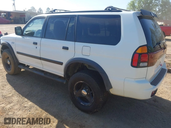 2000 Mitsubishi Montero Sport LS with VIN JA4LS31H2YP814757, listed as a IAAI auction lot 42025459 with 264,548 mi miles. Bid and sale history available at carsss.com. Image 3.