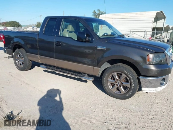 2008 Ford F-150 STX with VIN 1FTRX12W38KB20188, listed as a IAAI auction lot 40991123 with 184,738 mi miles and . Bid and sale history available at carsss.com. Image 1.
