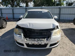 2008 Volkswagen Passat Turbo z VIN WVWJK73C58E186808, wystawiony jako Copart lot #72097784 z przebiegiem 131 500 mil mil oraz Szkoda całkowita • Salvage title. Historia ofert i sprzedaży dostępna na DreamBid. Obrazek 5.