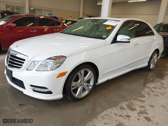 2013 Mercedes-Benz E-Class E 350 Luxury with VIN WDDHF8JBXDA745134, listed as a IAAI auction lot 41560286 with 125,208 mi miles. Bid and sale history available at carsss.com. Image 18.
