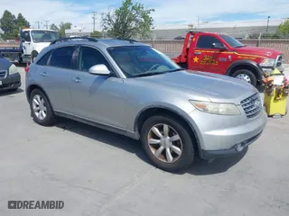 2004 Infiniti FX35 with VIN JNRAS08U24X108140, listed as a IAAI auction lot 42015238 with 207,664 mi miles. Bid and sale history available at carsss.com. Image 1.