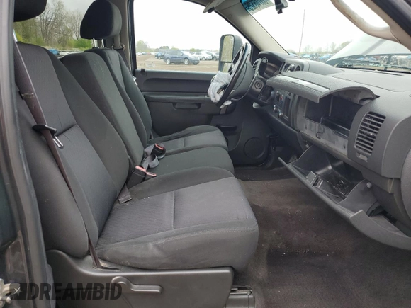 2011 Chevrolet Silverado 1500 LT with VIN 3GCPKSE33BG283936, listed as a Copart auction lot 55745525 with 282,464 mi miles and Clean Title. Bid and sale history available at DreamBid. Image 7.