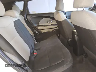 2019 Kia Soul z VIN KNDJN2A26K7677002, wystawiony jako Copart lot #83741784 z przebiegiem 134 662 mil mil oraz Czysty tytuł • Clean title. Historia ofert i sprzedaży dostępna na DreamBid. Obrazek 10.