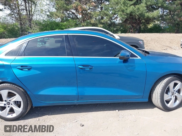 2023 Audi A3 Premium z VIN WAUAUDGY1PA084908, wystawiony jako IAAI lot #42048782 z przebiegiem 28 860 mil mil oraz . Historia ofert i sprzedaży dostępna na DreamBid. Obrazek 13.