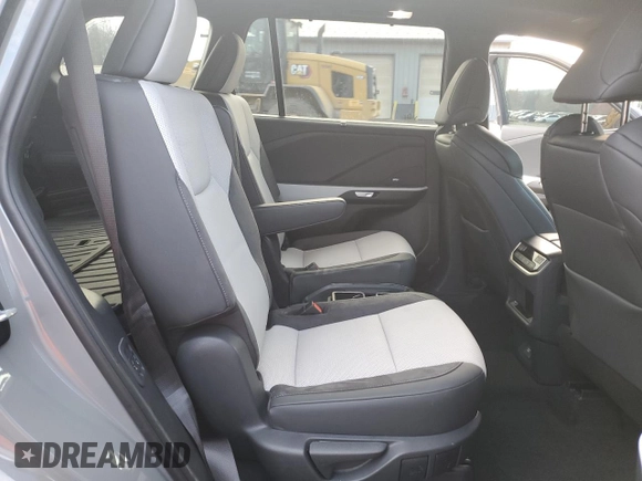 2024 Lexus TX 500h F Sport Premium z VIN 5TDABAB64RS005119, wystawiony jako Copart lot #43784535 z przebiegiem 13 688 mil mil oraz Szkoda całkowita • Salvage title. Historia ofert i sprzedaży dostępna na DreamBid. Obrazek 11.