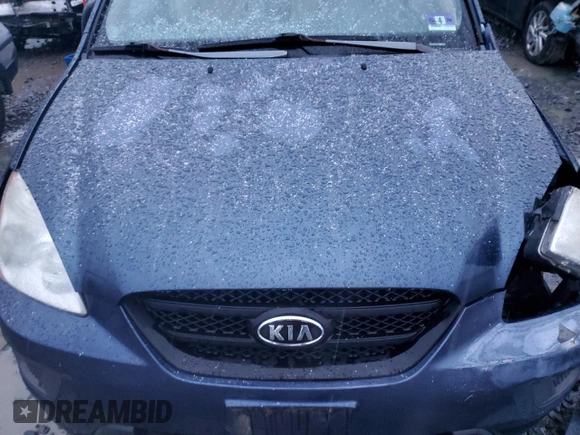 2007 Kia Rondo LX Base with VIN KNAFG525X77049457, listed as a Copart auction lot 85696724 with Not Provided miles and Salvage Title. Bid and sale history available at carsss.com. Image 12.