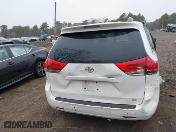 2014 Toyota Sienna LE AAS z VIN 5TDKK3DC9ES511199, wystawiony jako IAAI lot #41901669 z przebiegiem 267 510 mil mil oraz . Historia ofert i sprzedaży dostępna na DreamBid. Obrazek 16.