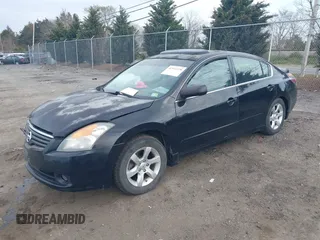 2008 Nissan Altima 2.5 SL with VIN 1N4AL21E98N459291, listed as a IAAI auction lot 41914738 with 240,091 mi miles. Bid and sale history available at carsss.com. Image 2.