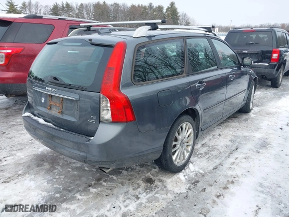 2008 Volvo V50 2.5T R-Design with VIN YV1MJ672682396325, listed as a IAAI auction lot 41456223 with 100,255 mi miles. Bid and sale history available at carsss.com. Image 4.