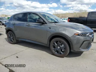2024 Dodge Hornet R/T Plus z VIN ZACPDFDW8R3A20578, wystawiony jako Copart lot #53454865 z przebiegiem 13 345 mil mil oraz Szkoda całkowita • Salvage title. Historia ofert i sprzedaży dostępna na DreamBid. Obrazek 4.