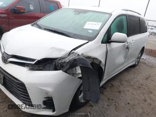 2018 Toyota Sienna LE Auto Access Seat with VIN 5TDKZ3DC6JS928592, listed as a IAAI auction lot 41421831 with 112,390 mi miles. Bid and sale history available at carsss.com. Image 6.