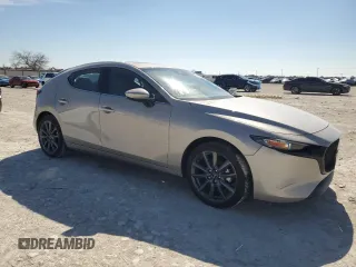 2024 Mazda 3 S Preferred z VIN JM1BPALMXR1718512, wystawiony jako Copart lot #44570995 z przebiegiem 4 332 mil mil oraz Szkoda całkowita • Salvage title. Historia ofert i sprzedaży dostępna na DreamBid. Obrazek 4.