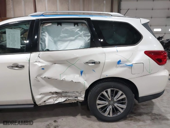 2018 Nissan Pathfinder SV with VIN 5N1DR2MM8JC656166, listed as a IAAI auction lot 41468825 with 105,718 mi miles. Bid and sale history available at carsss.com. Image 6.