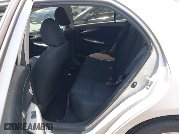 2010 Toyota Corolla z VIN 1NXBU4EE9AZ236385, wystawiony jako IAAI lot #42591900 z przebiegiem 185 946 mil mil oraz . Historia ofert i sprzedaży dostępna na DreamBid. Obrazek 8.