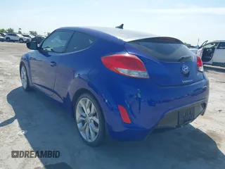 2012 Hyundai Veloster w/Gray Int с VIN KMHTC6AD5CU077688, выставлен на аукционе IAAI как лот 42856328 с пробегом 54 849 миль миль и . История ставок и продаж доступна на DreamBid. Изображение 3.