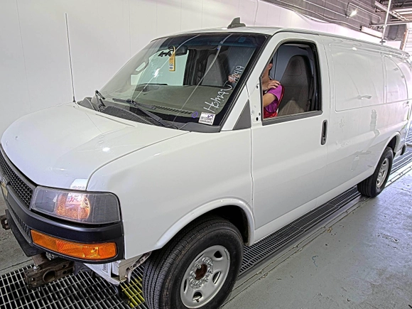 2018 Chevrolet Express Cargo with VIN 1GCWGAFP8J1342579, listed as a IAAI auction lot 42708229 with 125,604 mi miles and . Bid and sale history available at DreamBid. Image 26.