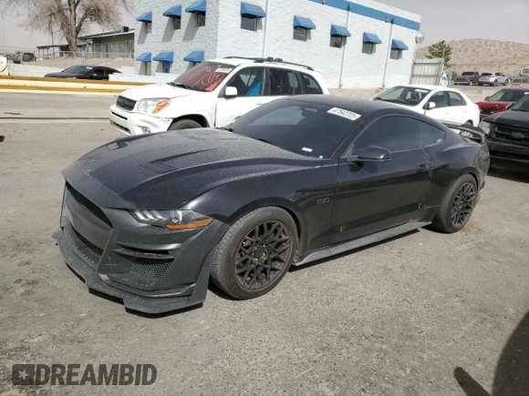 2019 Ford Mustang GT z VIN 1FA6P8CF3K5130158, wystawiony jako Copart lot #47542725 z przebiegiem 86 721 mil mil oraz Szkody całkowita. Historia ofert i sprzedaży dostępna na DreamBid. Obrazek 1.