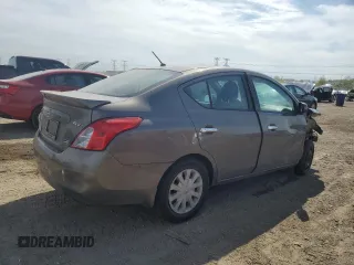 2013 Nissan Versa S Plus z VIN 3N1CN7AP5DL884595, wystawiony jako Copart lot #55261085 z przebiegiem 148 058 mil mil oraz Szkoda całkowita • Salvage title. Historia ofert i sprzedaży dostępna na DreamBid. Obrazek 3.