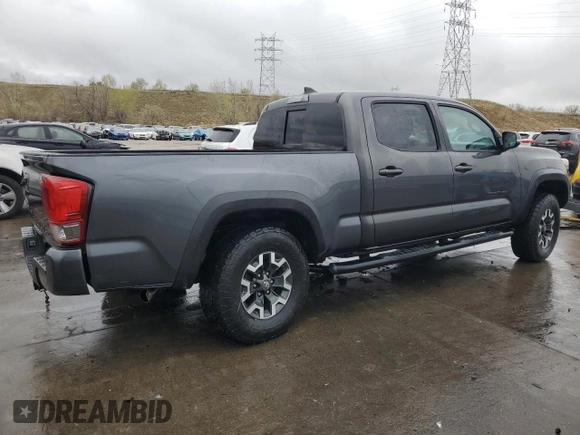 2017 Toyota Tacoma SR5 z VIN 3TMDZ5BN1HM030372, wystawiony jako Copart lot #54547985 z przebiegiem 67 663 mil mil oraz Szkoda całkowita • Salvage title. Historia ofert i sprzedaży dostępna na DreamBid. Obrazek 3.