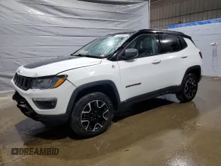 2020 Jeep Compass Trailhawk z VIN 3C4NJDDB6LT244586, wystawiony jako Copart lot #57128445 z przebiegiem 44 040 mil mil oraz Szkoda całkowita • Salvage title. Historia ofert i sprzedaży dostępna na DreamBid. Obrazek 1.