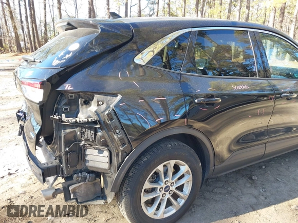 2020 Ford Escape SE z VIN 1FMCU0G6XLUA07056, wystawiony jako IAAI lot #41156940 z przebiegiem 103 707 mil mil oraz . Historia ofert i sprzedaży dostępna na DreamBid. Obrazek 17.