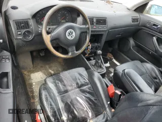2002 Volkswagen GTI z VIN 9BWDE61J224046492, wystawiony jako Copart lot #61038925 z przebiegiem Nie podano mil oraz Czysty tytuł • Clean title. Historia ofert i sprzedaży dostępna na DreamBid. Obrazek 8.