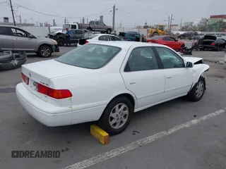 2000 Toyota Camry LE z VIN JT2BF28K3Y0289145, wystawiony jako IAAI lot #42455085 z przebiegiem 202 809 mil mil oraz . Historia ofert i sprzedaży dostępna na DreamBid. Obrazek 4.