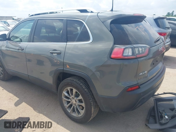 2020 Jeep Cherokee Latitude Plus z VIN 1C4PJMLBXLD568074, wystawiony jako IAAI lot #42164034 z przebiegiem 75 448 mil mil oraz . Historia ofert i sprzedaży dostępna na DreamBid. Obrazek 3.