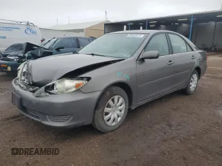 2005 Toyota Camry LE z VIN 4T1BE30K05U579984, wystawiony jako Copart lot #58482875 z przebiegiem 74 638 mil mil oraz Szkoda całkowita • Salvage title. Historia ofert i sprzedaży dostępna na DreamBid. Obrazek 1.