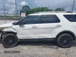 2011 Ford Explorer XLT z VIN 1FMHK8D88BGA73716, wystawiony jako IAAI lot #42509225 z przebiegiem 222 234 mil mil oraz . Historia ofert i sprzedaży dostępna na DreamBid. Obrazek 14.