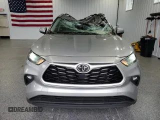 2022 Toyota Highlander XLE with VIN 5TDGZRBH4NS560801, listed as a Copart auction lot 63817915 with 64,557 mi miles and Salvage title. Bid and sale history available at DreamBid. Image 5.