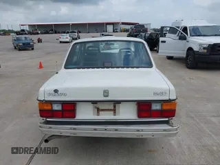 1991 Volvo 240 с VIN YV1AA8844M1437694, выставлен на аукционе IAAI как лот 42171739 с пробегом 230 833 миль миль и . История ставок и продаж доступна на DreamBid. Изображение 16.