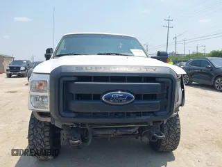2012 Ford F-350 Platinum z VIN 1FT7W3B62CEC61802, wystawiony jako IAAI lot #42239689 z przebiegiem 118 574 mil mil oraz . Historia ofert i sprzedaży dostępna na DreamBid. Obrazek 13.