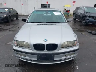 2001 BMW 3 Series 330i with VIN WBAAV53441FJ64705, listed as a IAAI auction lot 41632831 with 211,862 mi miles. Bid and sale history available at carsss.com. Image 12.