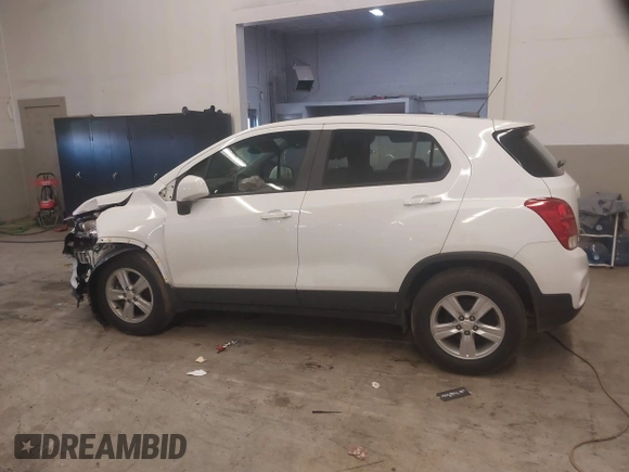 2020 Chevrolet Trax LS with VIN KL7CJKSB2LB093520, listed as a IAAI auction lot 41976707 with 37,933 mi miles and . Bid and sale history available at carsss.com. Image 14.
