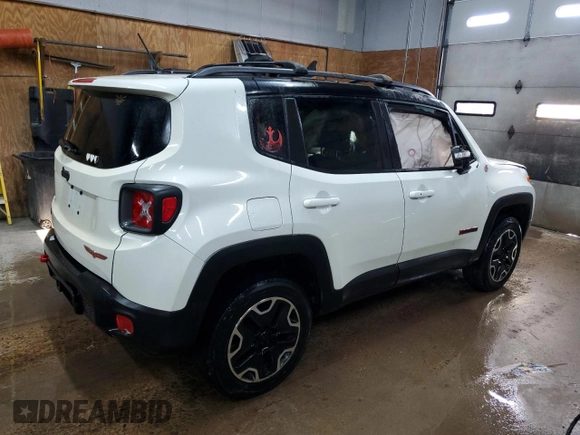 2015 Jeep Renegade Trailhawk with VIN ZACCJBCT0FPC19412, listed as a Copart auction lot 52428395 with 274,497 mi miles and Clean Title. Bid and sale history available at DreamBid. Image 3.