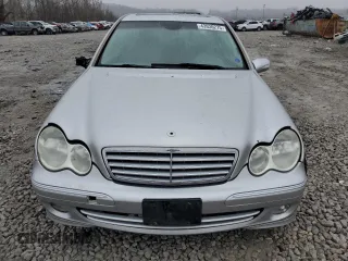 2005 Mercedes-Benz C 240 with VIN WDBRF61J85F614572, listed as a Copart auction lot 43930275 with 147,548 mi miles and Clean Title. Bid and sale history available at DreamBid. Image 5.