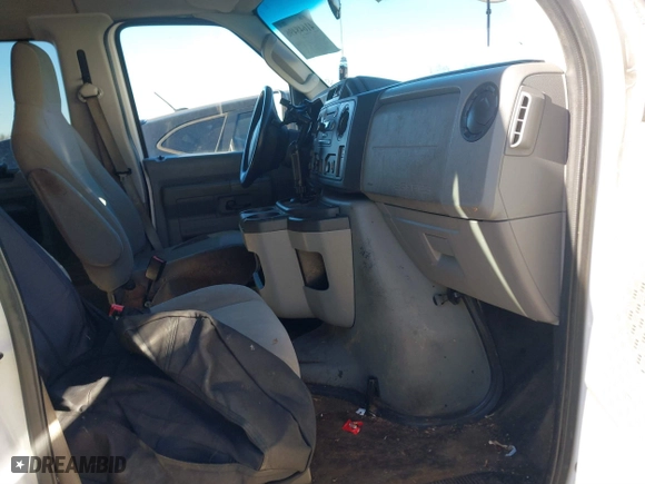 2012 Ford Econoline Wagon XL with VIN 1FBSS3BL1CDA76758, listed as a IAAI auction lot 41648496 with 278,048 mi miles. Bid and sale history available at carsss.com. Image 5.