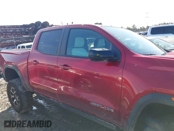 2024 GMC Canyon 4WD AT4X with VIN 1GTP6EEK1R1247720, listed as a IAAI auction lot 41571103 with 10,618 mi miles. Bid and sale history available at carsss.com. Image 13.