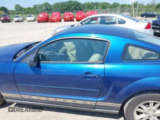 2007 Ford Mustang Deluxe with VIN 1ZVFT80N175341171, listed as a IAAI auction lot 42637888 with 122,279 mi miles and . Bid and sale history available at DreamBid. Image 14.