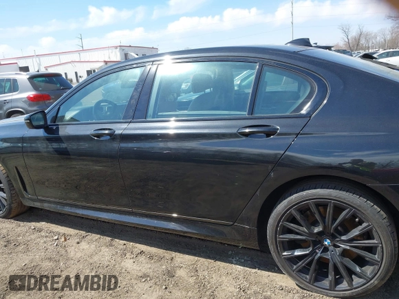 2021 BMW 7 Series 750i xDrive with VIN WBA7U2C05MCF72521, listed as a IAAI auction lot 41763182 with 68,668 mi miles and . Bid and sale history available at DreamBid. Image 14.
