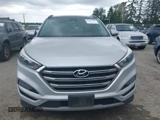 2017 Hyundai Tucson Sport z VIN KM8J33A29HU351910, wystawiony jako IAAI lot #42281390 z przebiegiem 110 522 mil mil oraz . Historia ofert i sprzedaży dostępna na DreamBid. Obrazek 12.