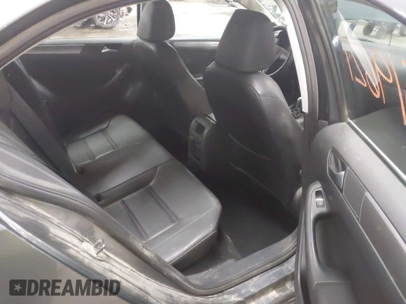 2014 Volkswagen Jetta TDI w/Premium with VIN 3VWLL7AJ4EM425825, listed as a IAAI auction lot 41519621 with 154,486 mi miles and . Bid and sale history available at DreamBid. Image 8.