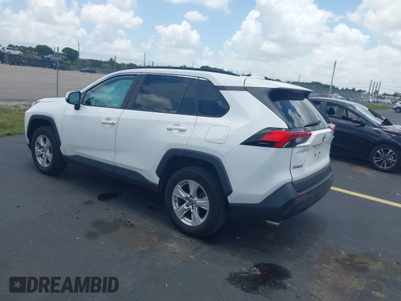 2021 Toyota RAV4 XLE with VIN 2T3W1RFV1MC136218, listed as a IAAI auction lot 42507539 with 32,351 mi miles and . Bid and sale history available at DreamBid. Image 3.