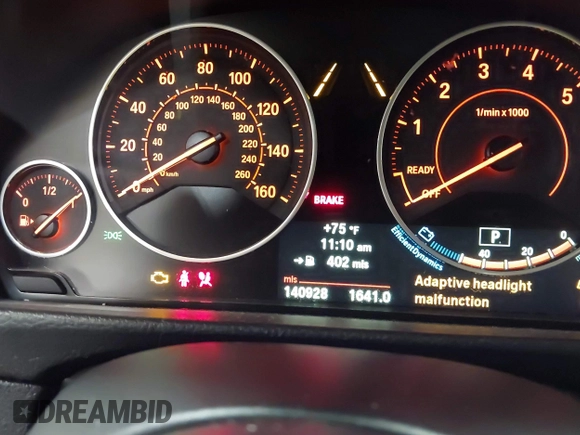 2013 BMW 3 Series 328i xDrive z VIN WBA3B3C55DJ812164, wystawiony jako IAAI lot #42473028 z przebiegiem 140 928 mil mil oraz . Historia ofert i sprzedaży dostępna na DreamBid. Obrazek 16.