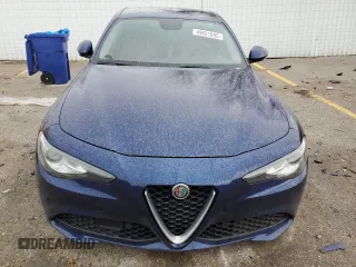 2018 Alfa Romeo Giulia Ti Lusso z VIN ZARFAEEN6J7565537, wystawiony jako Copart lot #49831095 z przebiegiem 71 881 mil mil oraz Szkoda całkowita • Salvage title. Historia ofert i sprzedaży dostępna na DreamBid. Obrazek 5.