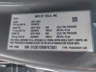 2025 Tesla Model 3 Long Range z VIN 5YJ3E1EB9SF873801, wystawiony jako IAAI lot #42141255 z przebiegiem 1612 mil mil oraz . Historia ofert i sprzedaży dostępna na DreamBid. Obrazek 9.